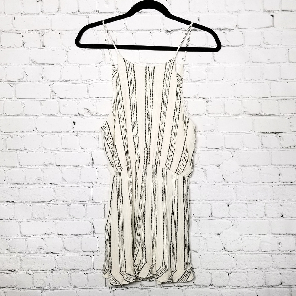 Everly striped tie back ruffle hem romper - Picture 3 of 8